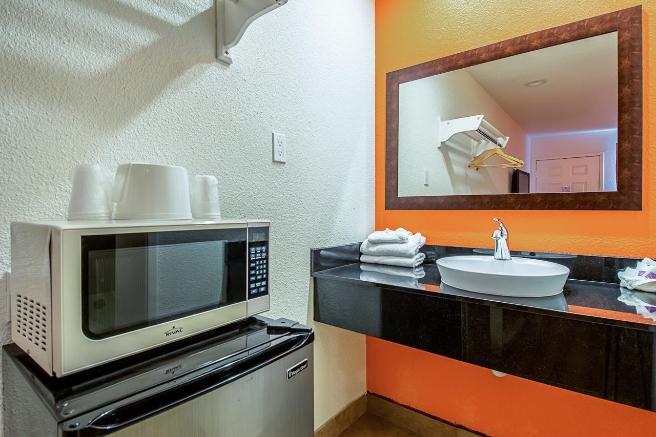 Motel 6-Bakersfield, Ca - Airport Экстерьер фото