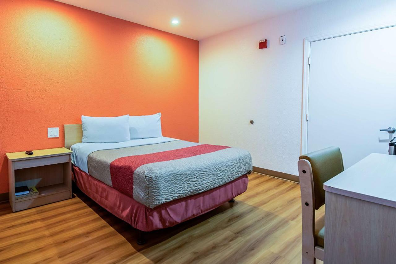 Motel 6-Bakersfield, Ca - Airport Экстерьер фото
