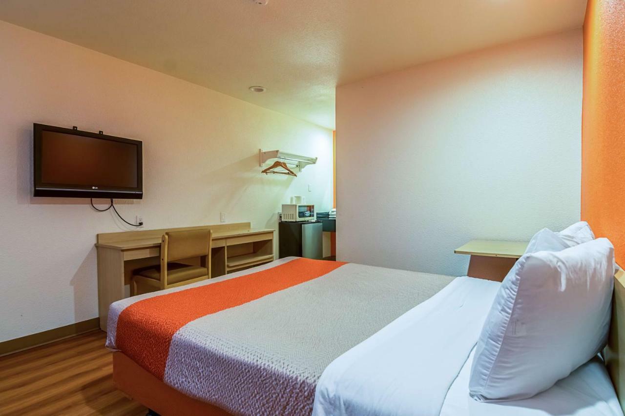 Motel 6-Bakersfield, Ca - Airport Экстерьер фото
